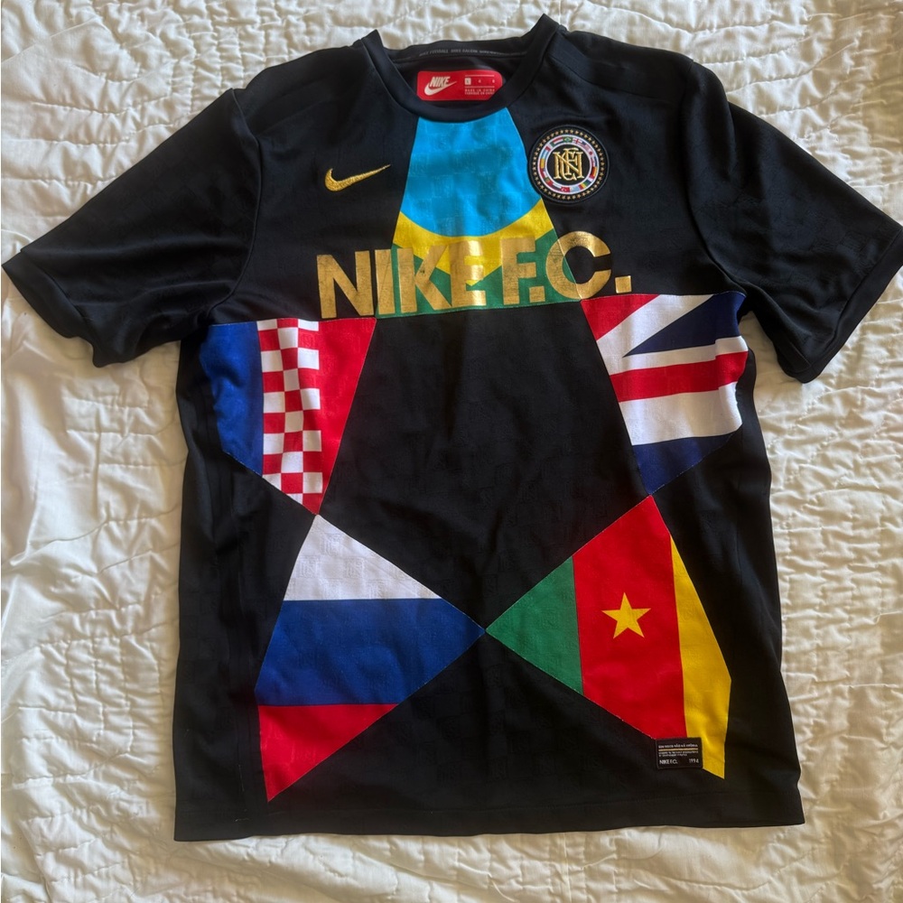Nike Black Multicolor Flag Panel Graphic Tee
